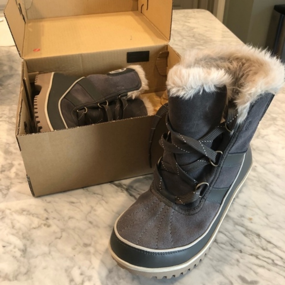 NWOT Sorel Tivoli Snow Boots Size 9.5
